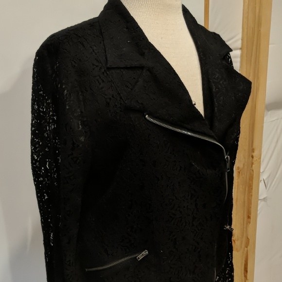 Off-Set Zipper Jacket - Picture 2 of 4